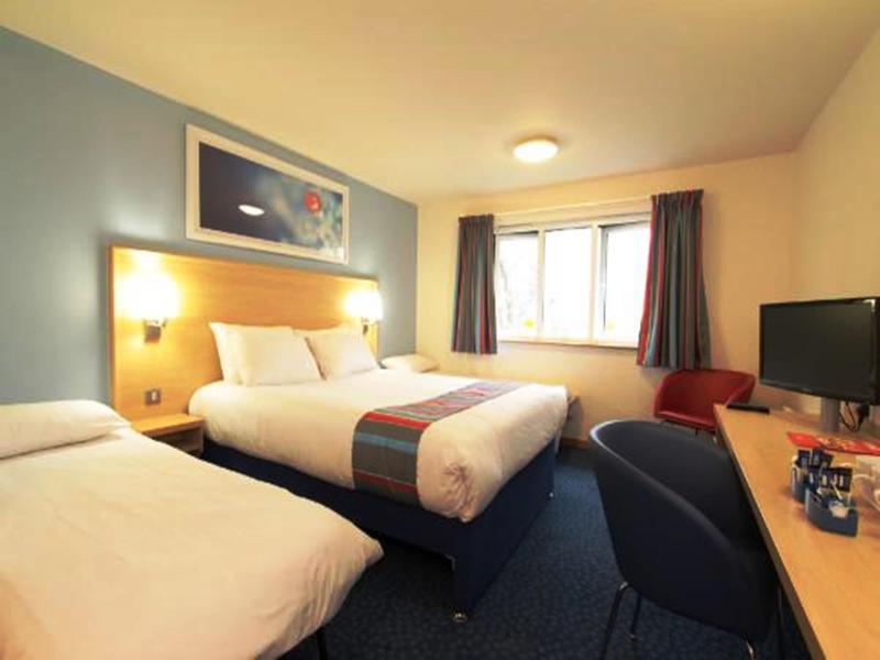 Travelodge Leeds Central Exterior photo