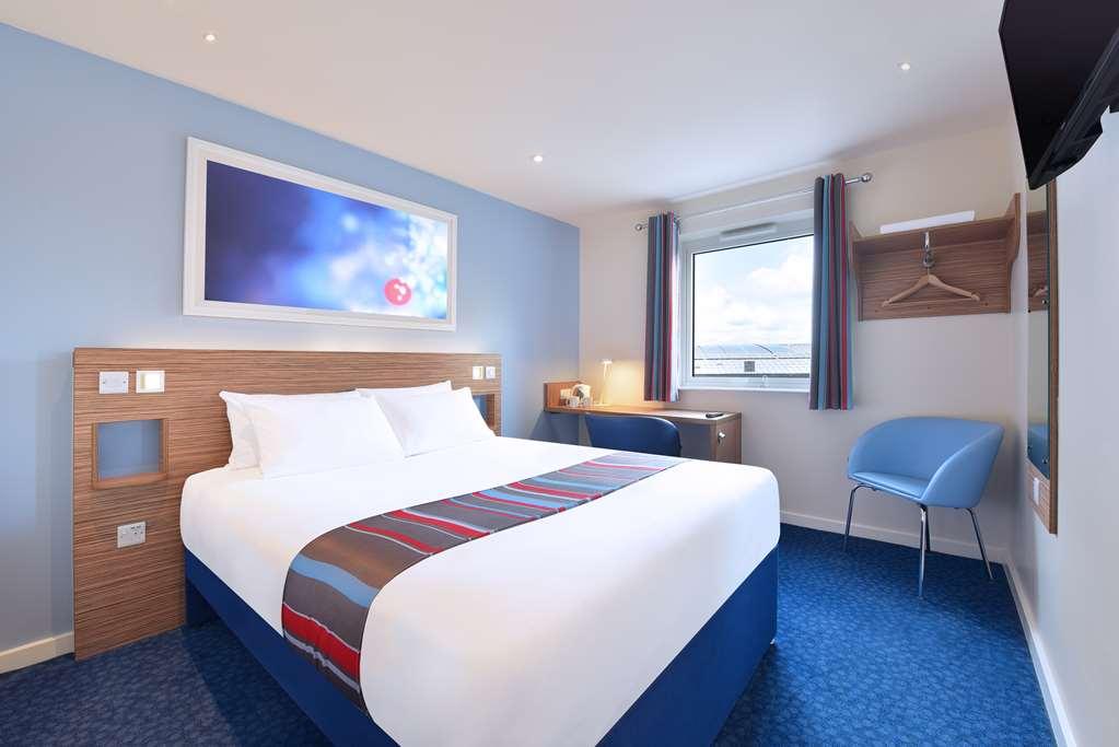 Travelodge Leeds Central Room photo