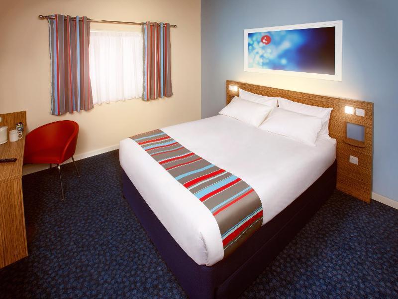 Travelodge Leeds Central Exterior photo